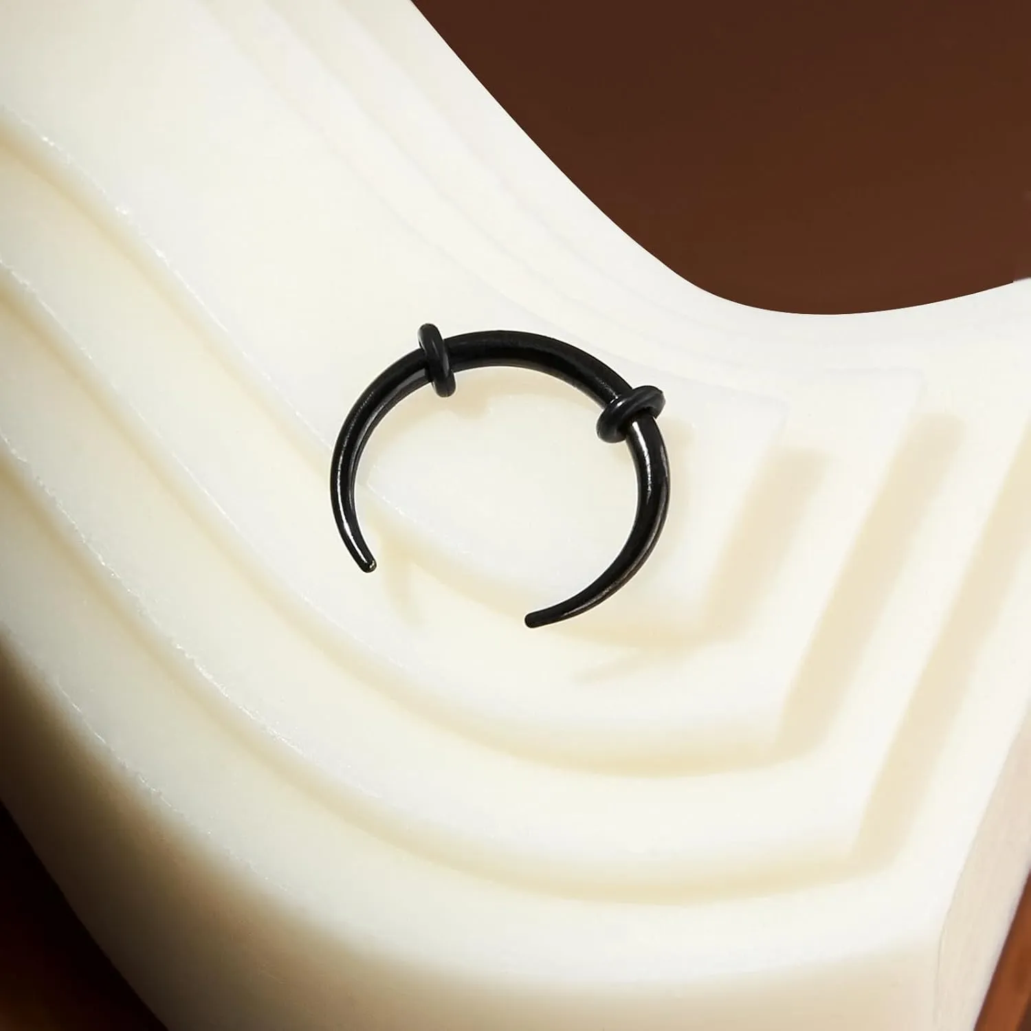 2/4 pcs Stainless Steel Nose Ear Rings Crescent Pincher Septum Taper Rings C Shape Buffalo Horseshoes Hoops Body Piercing Jewelry 10-18G