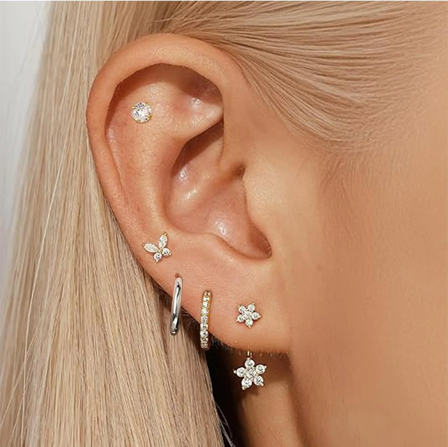 3/4 Pairs Small Gold Earrings for Women Hypoallergenic Cartilage Stack Earring Set Dainty Gold Plated Huggie Earrings with Pearl Dangle Gold Studs Earrings for Women