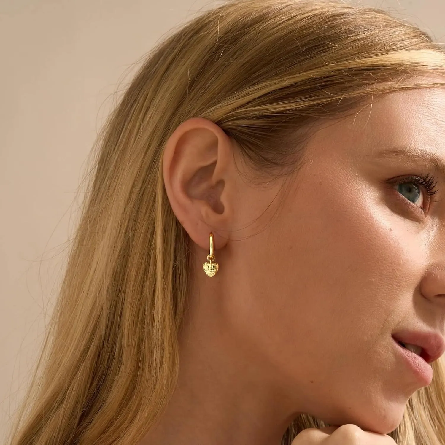 ASCOMY Gold Earrings for Women Dainty Stud Earrings 14K Gold/Silver Plated Heart Earring Cute Star Stud Earring Gold Minimalist Jewelry Gifts for Her