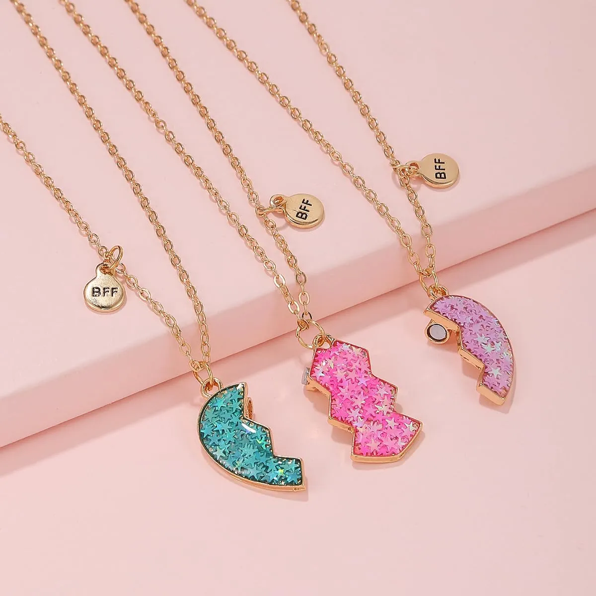 Best Friend Necklaces for 3, Magnetic Stitching Heart-shaped Friendship BFF Sequin Pendant 3PCS/Set Jewelry for Women