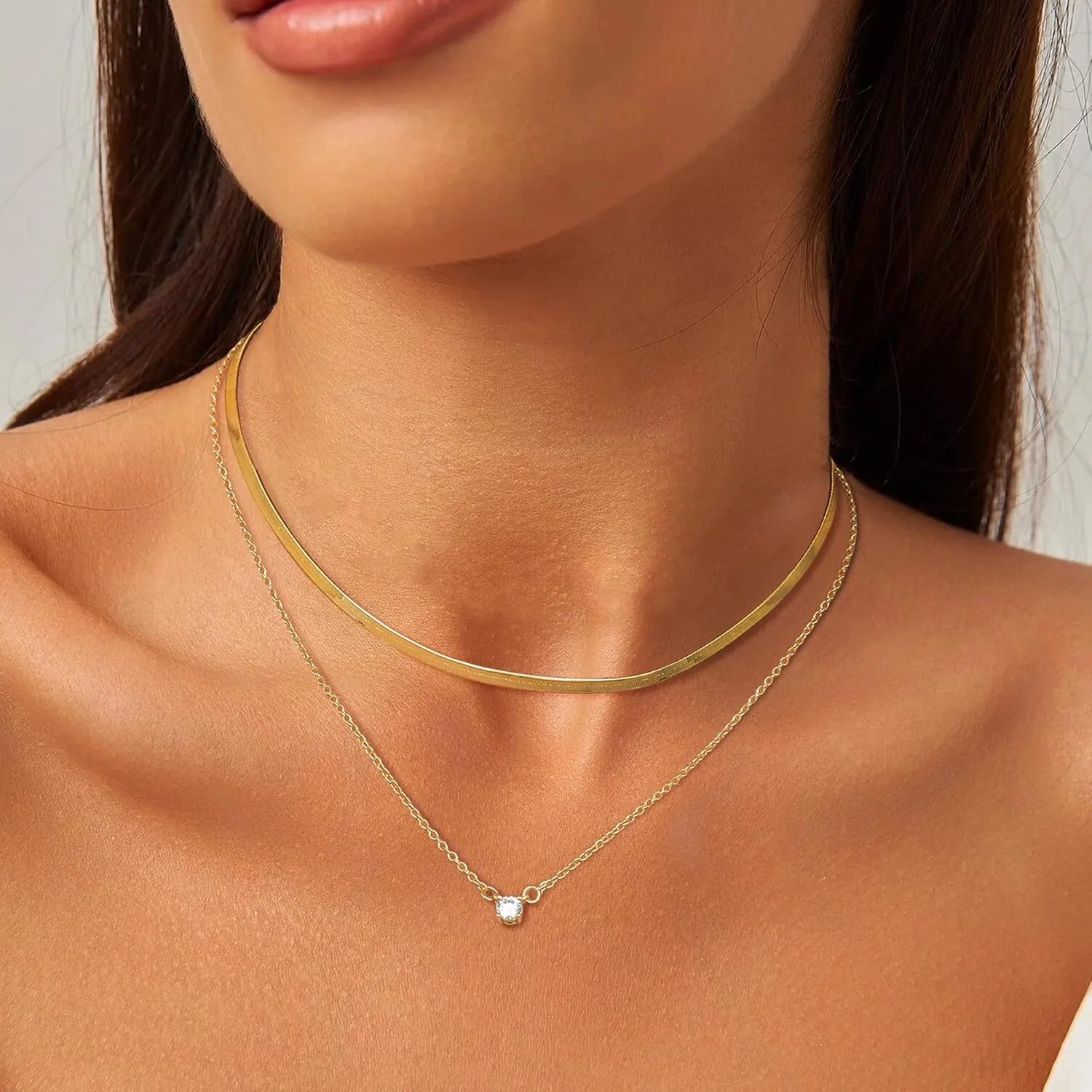 Dochais Layered Gold Chain Necklaces for Women Dainty Choker Charm Necklace Stack 14k Gold-Plated Non-Tarnish Statement Pendant Necklace Set