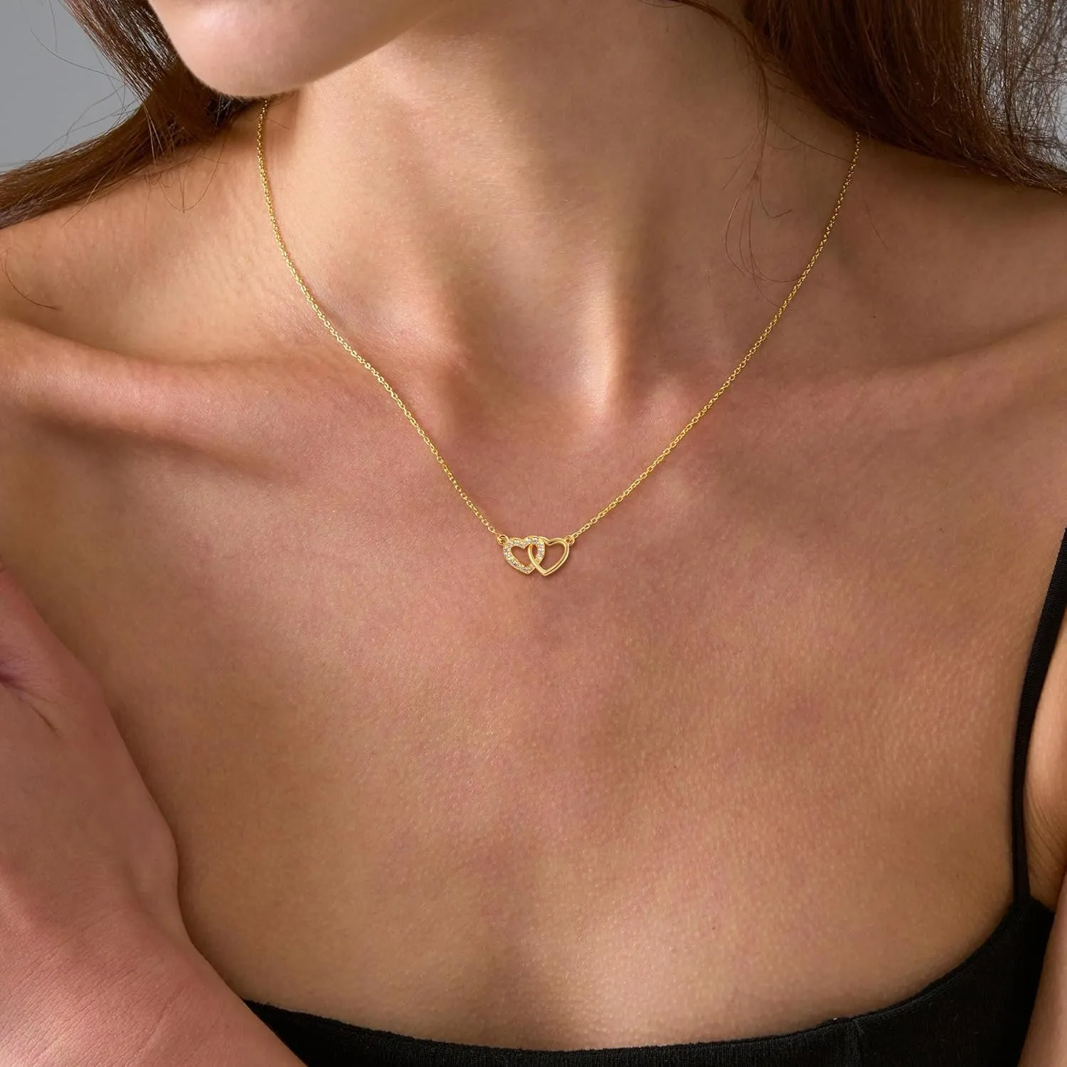 Gold Heart Necklace for Women Girls - 18K Gold Plated Heart Pendant Necklaces Simple Gold Necklace Jewelry for Women Teen Girls Trendy Gifts