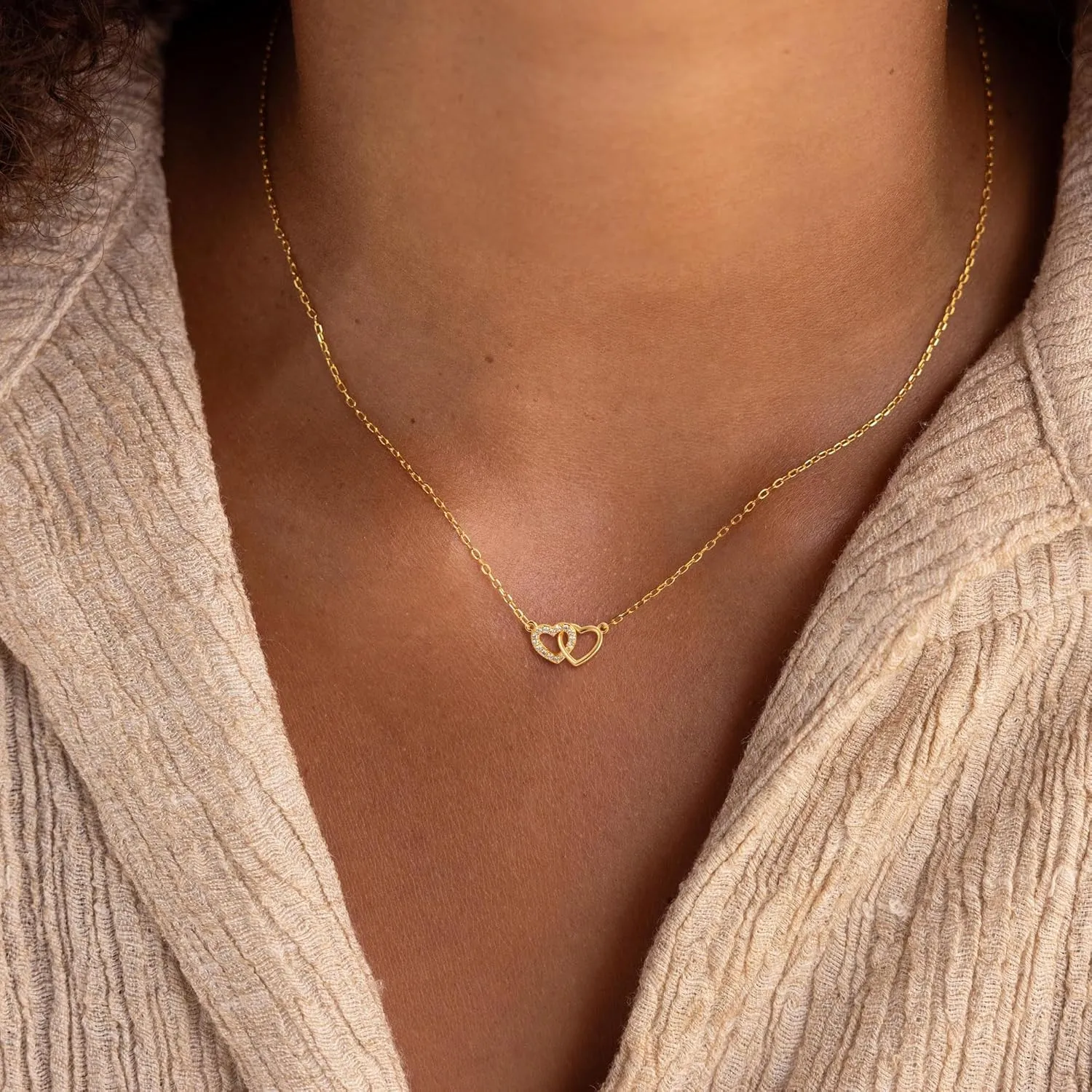 Gold Heart Necklace for Women Girls - 18K Gold Plated Heart Pendant Necklaces Simple Gold Necklace Jewelry for Women Teen Girls Trendy Gifts