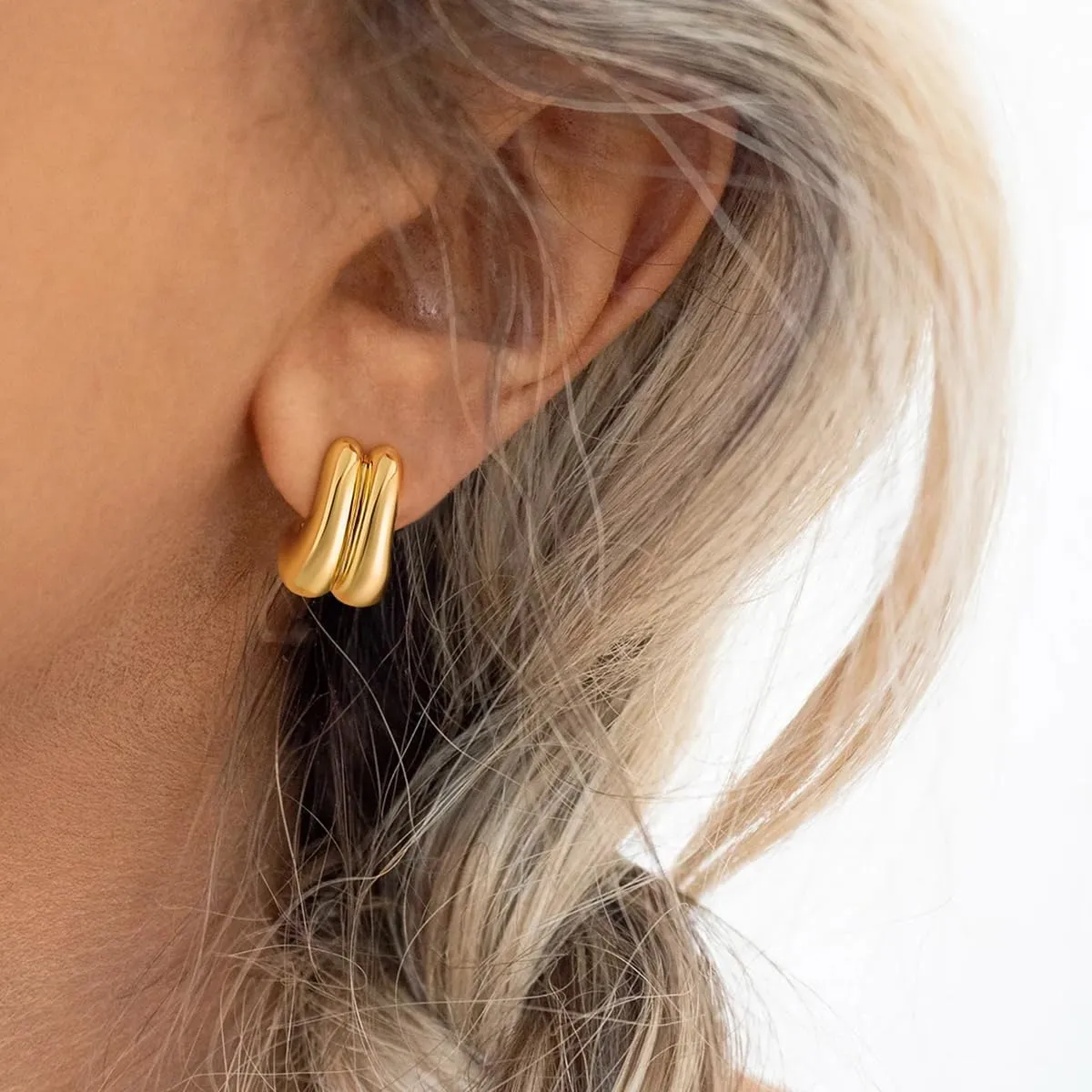Gold Hoop Earrings for Women Girls 18K Gold Plated Chunky Hoop Earrings Statement Lightweight Thick Trendy Small Gold Open Hoops Fashion Jewelry Gifts