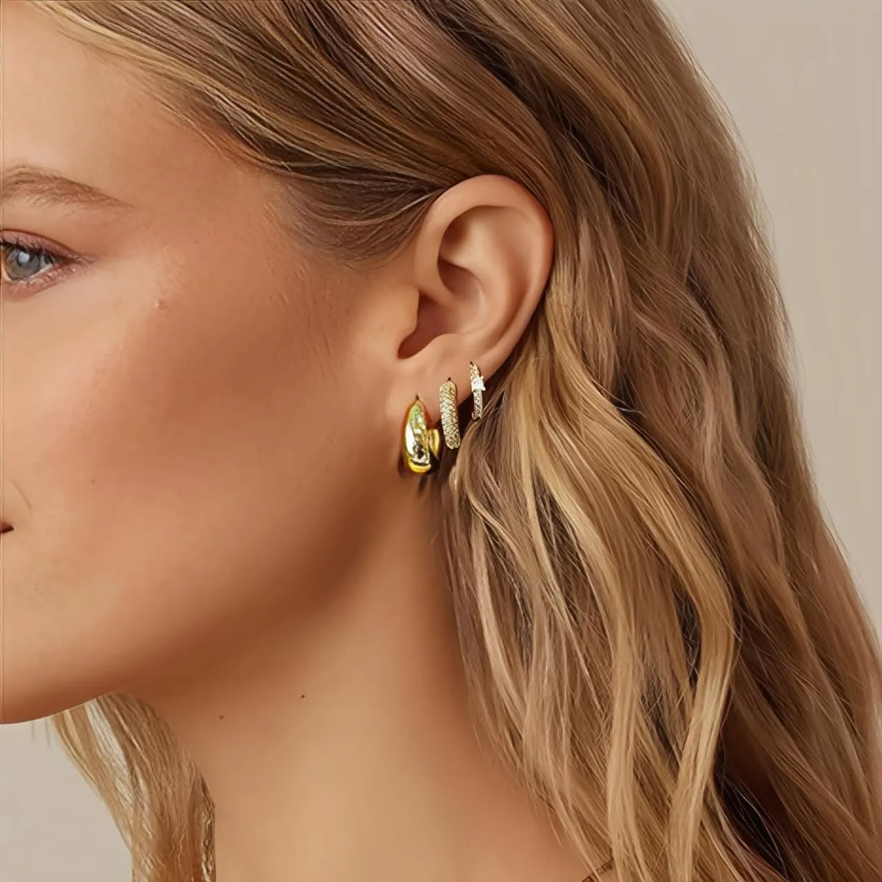 Gold Hoop Earrings Set for Women Chunky Hypoallergenic Open Huggie Hoops Earring Plated Stack Earring Lightweight Trendy Small Cute for Multiple Piercing