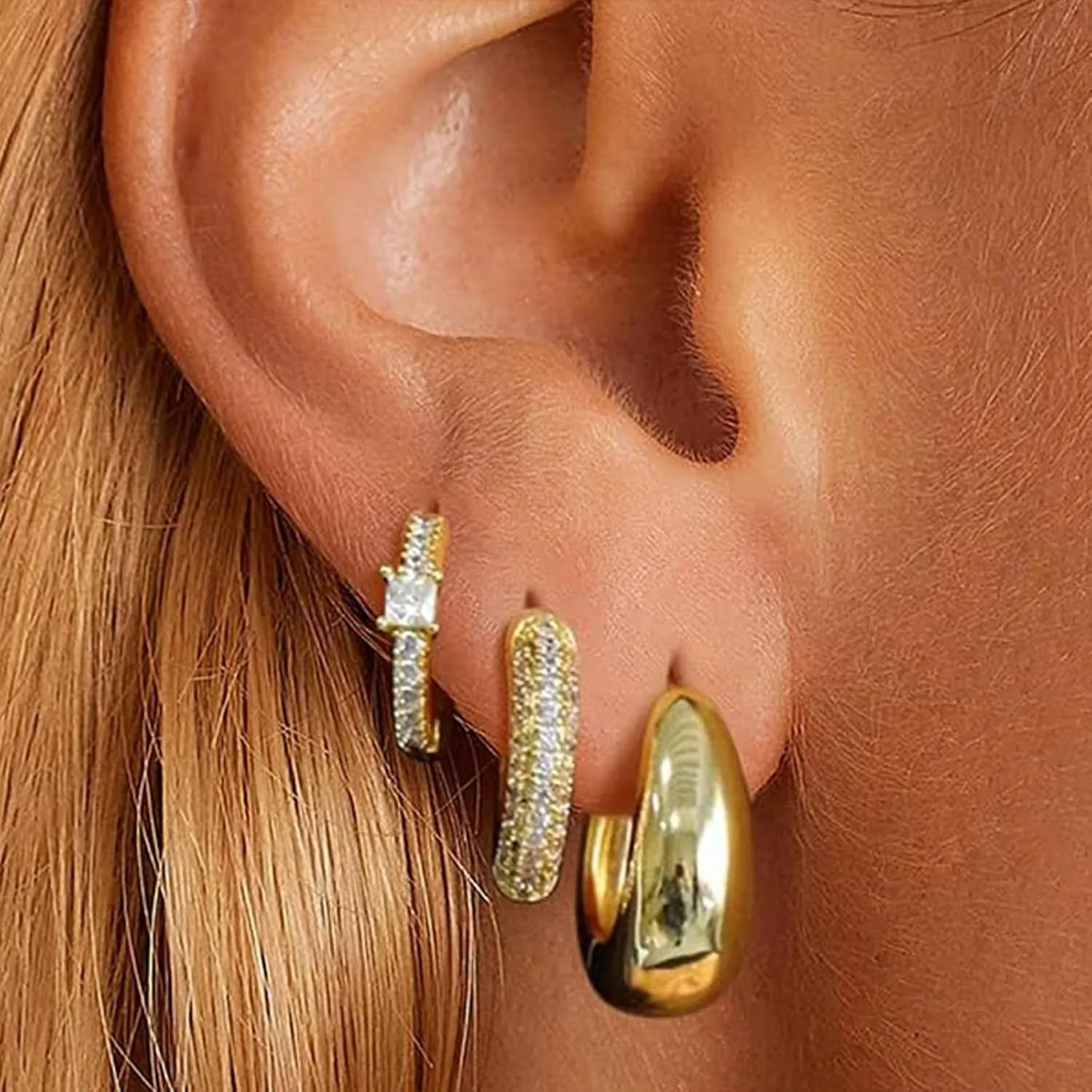 Gold Hoop Earrings Set for Women Chunky Hypoallergenic Open Huggie Hoops Earring Plated Stack Earring Lightweight Trendy Small Cute for Multiple Piercing