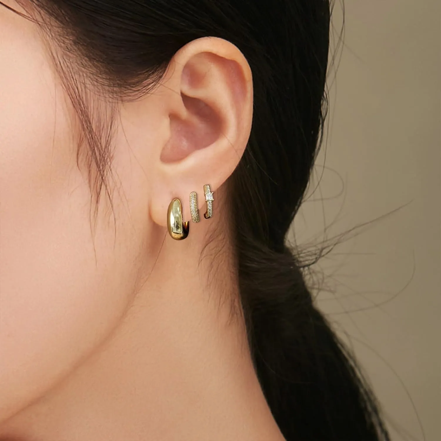Gold Hoop Earrings Set for Women Chunky Hypoallergenic Open Huggie Hoops Earring Plated Stack Earring Lightweight Trendy Small Cute for Multiple Piercing