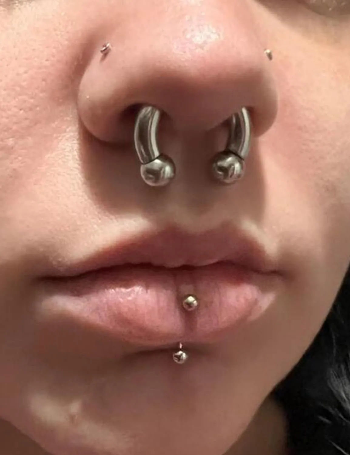 Ocptiy 2G 4G 6G 8G Titaniumm Septum Rings Medical Implant Grade Gauges Tunnels Earring Stretching kit Hypoallergenic Septum Nose Ring Ear Hoop Earring Piercing Jewelry Women Men 12mm 14mm 16mm